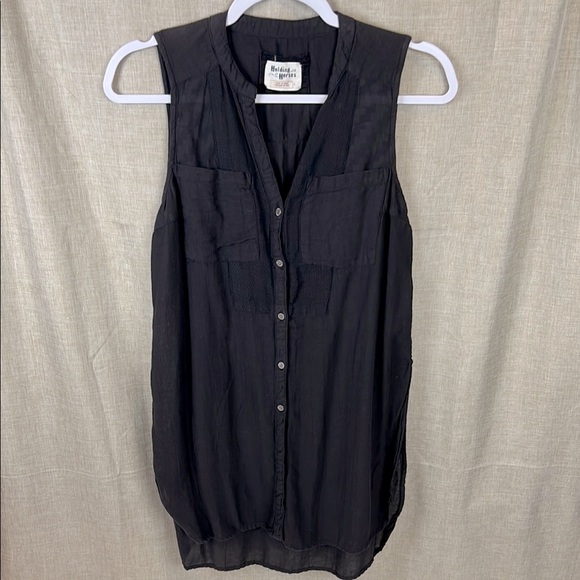 Holding Horses Women’s 4 Ellsey Buttondown Patch Pockets Sleeveless Top - Picture 1 of 5